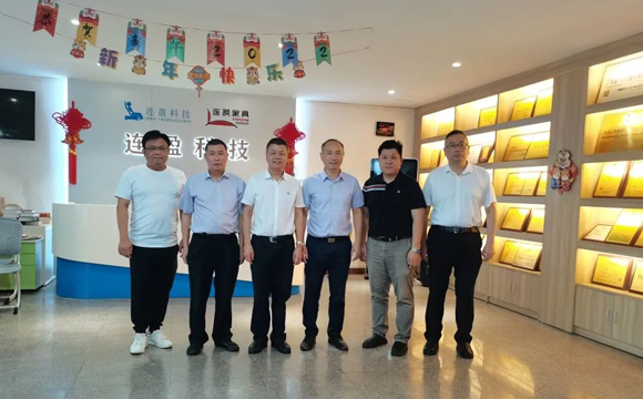 东莞市康复医院和残疾人辅助器具中心领导一行莅临广东护理床厂家参观指导